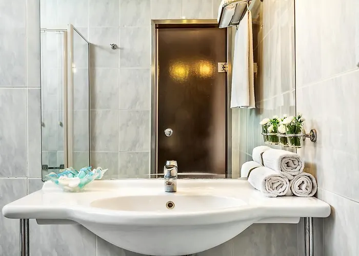 Minerva Premier Hotel 4*