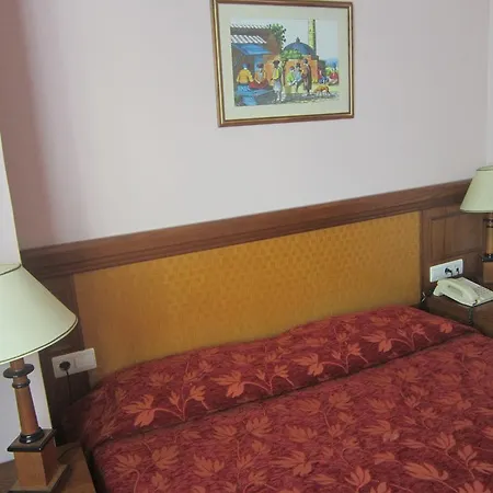 Minerva Premier 4*
