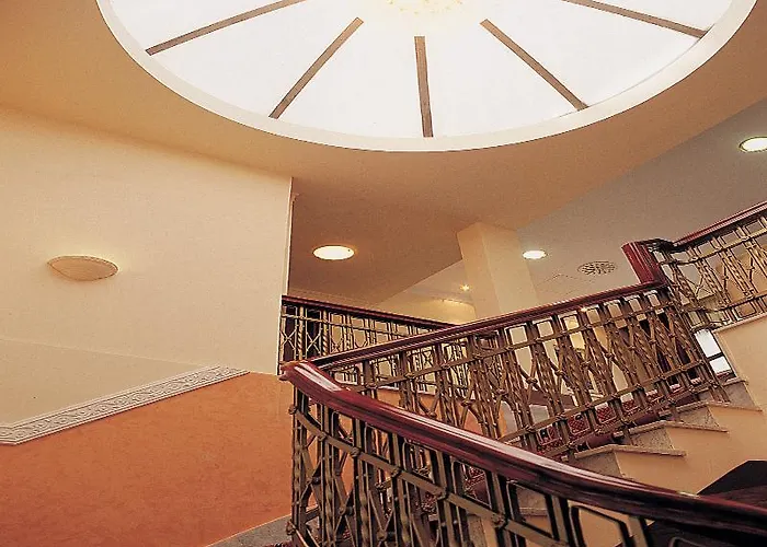 Minerva Premier Hotel 4*