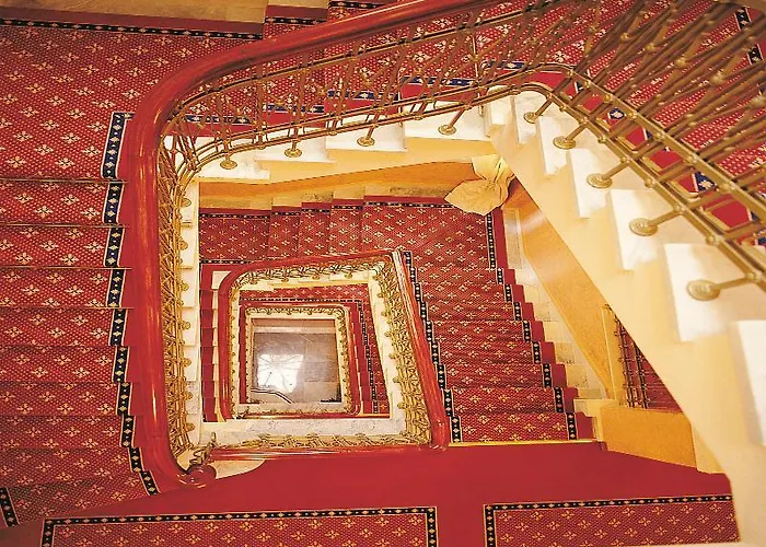 Minerva Premier Hotel 4*